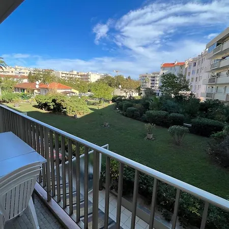 Renting Spacious 2 Bedroom With Sea View Les Pins ! Apartment